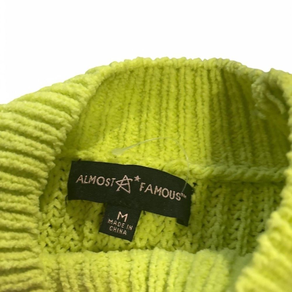 Almost Famous Lime cropped Knit Sweater NWOT size Medium - Picture 3 of 3